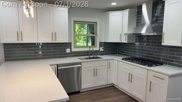 3874 Burkoff Drive, Troy, MI 48084