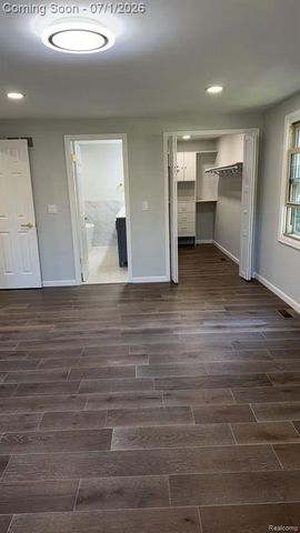 3874 Burkoff Drive, Troy, MI 48084