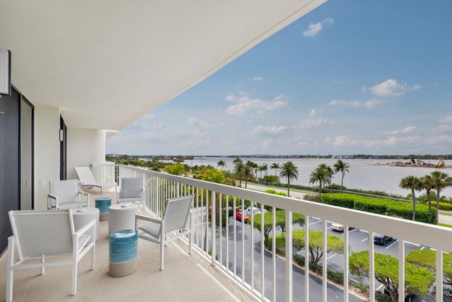 3300 S Ocean Boulevard, Palm Beach, FL 33480