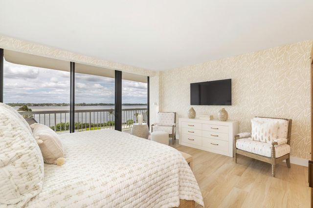 3300 S Ocean Boulevard, Palm Beach, FL 33480