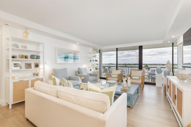 3300 S Ocean Boulevard, Palm Beach, FL 33480