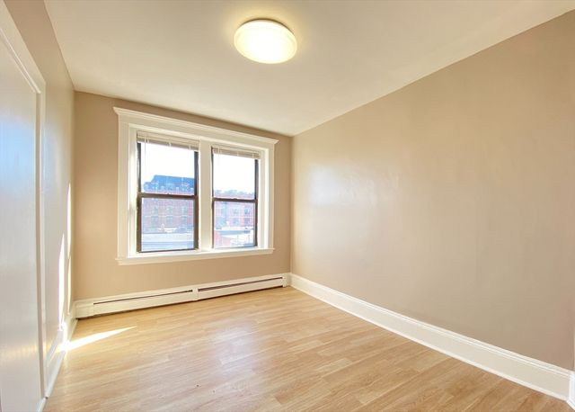 124 Central Ave 33, Lynn, MA 01901