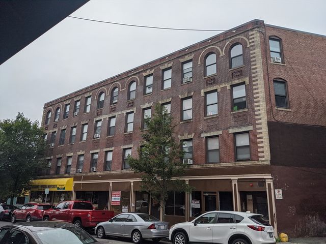 124 Central Ave 33, Lynn, MA 01901
