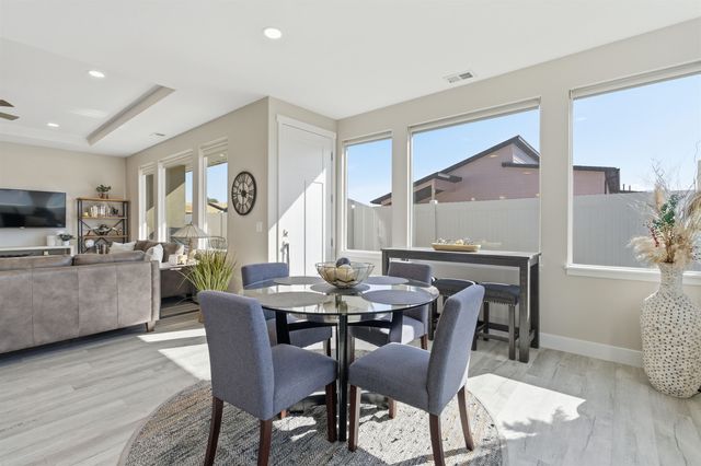 392 Silver Creek Lane, Grand Junction, CO 81504