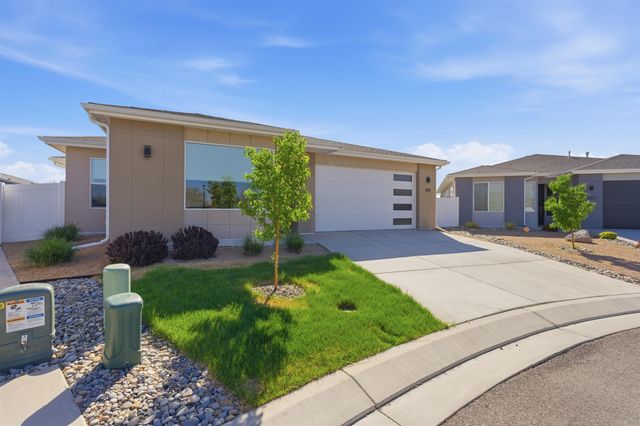 392 Silver Creek Lane, Grand Junction, CO 81504