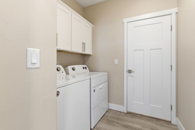 392 Silver Creek Lane, Grand Junction, CO 81504
