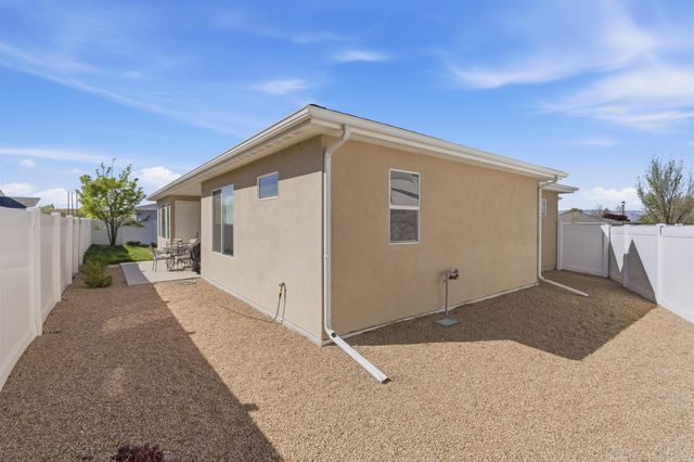 392 Silver Creek Lane, Grand Junction, CO 81504