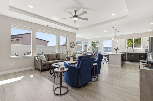 392 Silver Creek Lane, Grand Junction, CO 81504