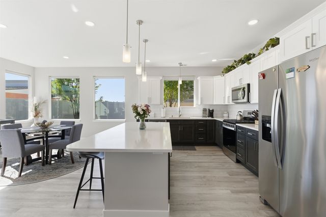 392 Silver Creek Lane, Grand Junction, CO 81504