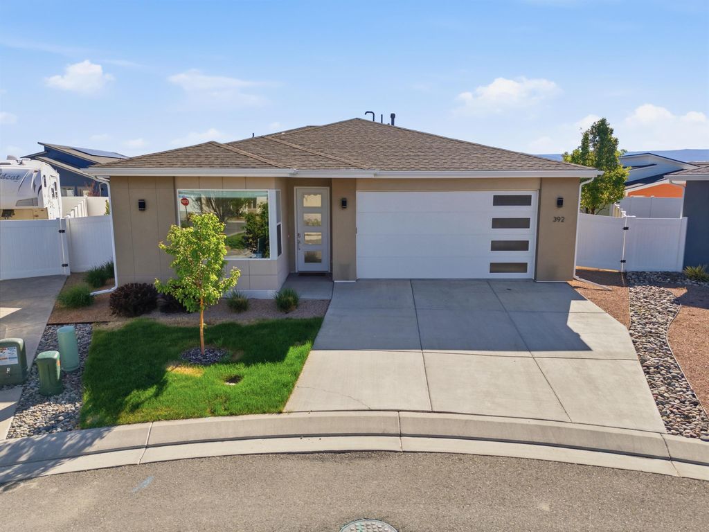 392 Silver Creek Lane, Grand Junction, CO 81504