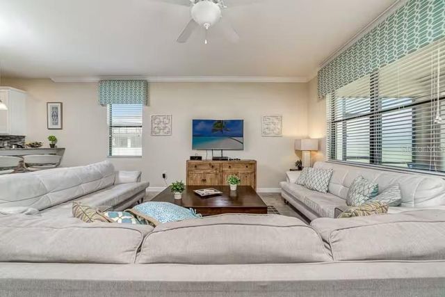 9043 SHADOW MOUNTAIN STREET, Davenport, FL 33896