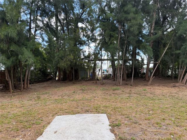 5601 16TH STREET W, Bradenton, FL 34207