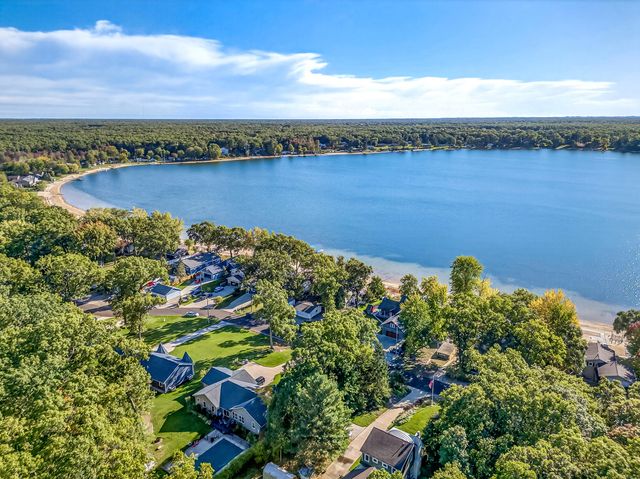 464 Grover Road, Muskegon, MI 49442