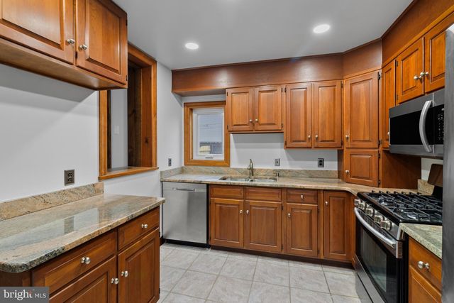 1616 W 16TH ST, Wilmington, DE 19806