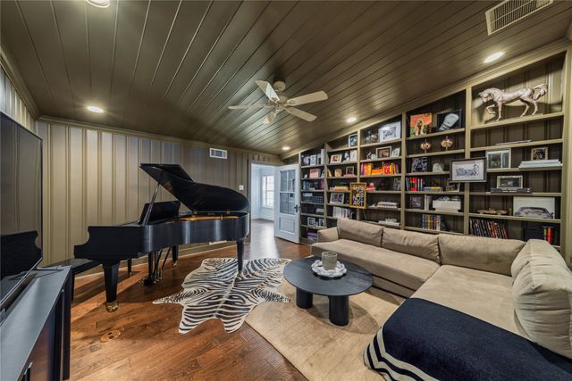 6402 McCommas Boulevard, Dallas, TX 75214