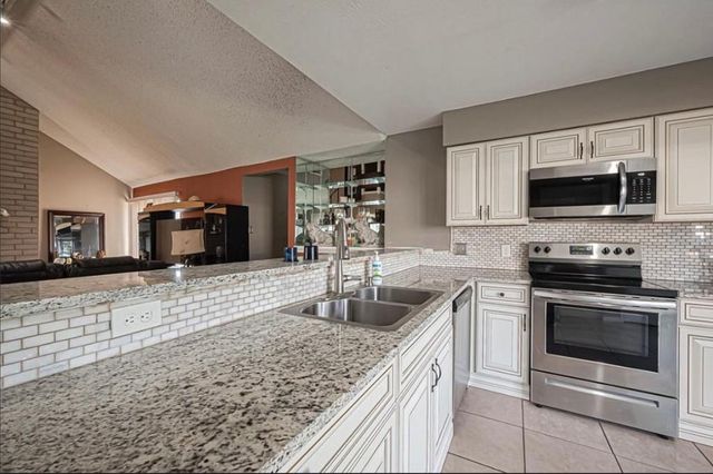8706 Belle Glen Drive, Houston, TX 77099