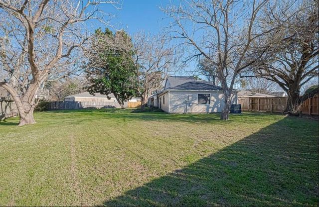 8706 Belle Glen Drive, Houston, TX 77099