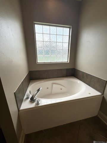 14369 Park Ave, Prairieville, LA 70769