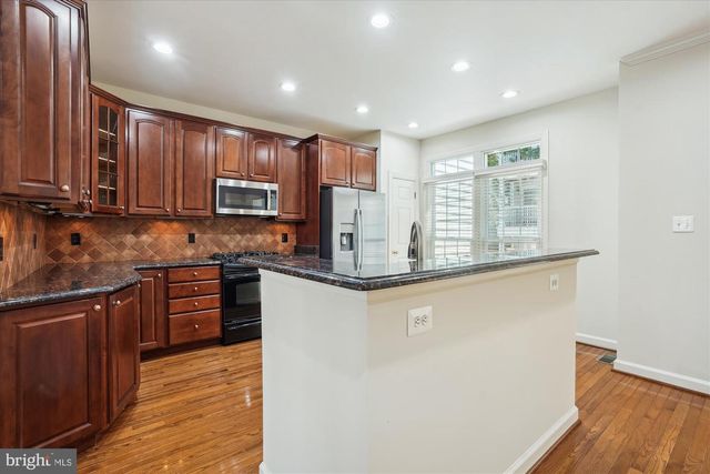 4524 FAIR VALLEY DR, Fairfax, VA 22033