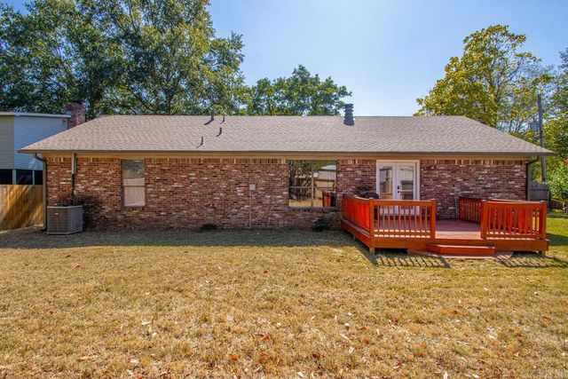 101 Round Leaf Court, Sherwood, AR 72120