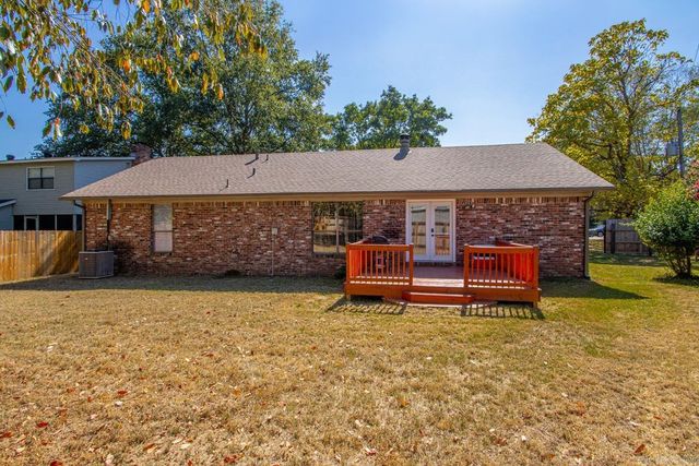 101 Round Leaf Court, Sherwood, AR 72120
