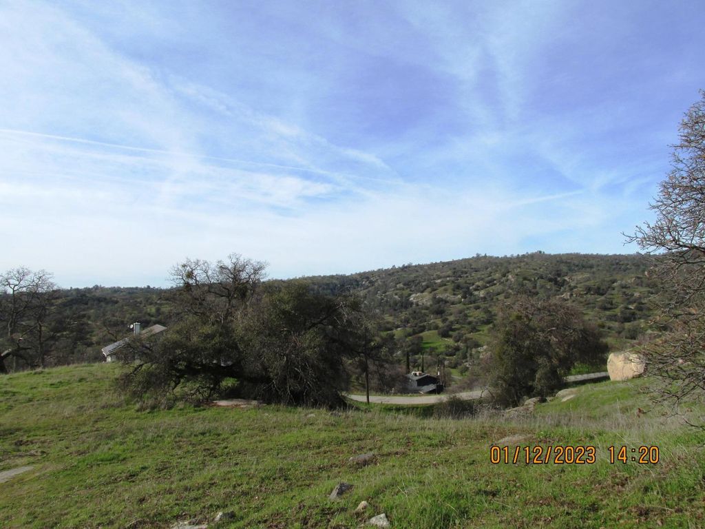 Image 18 of property listing at 39854 Lilley Mountain Drive, Coarsegold, CA 93614