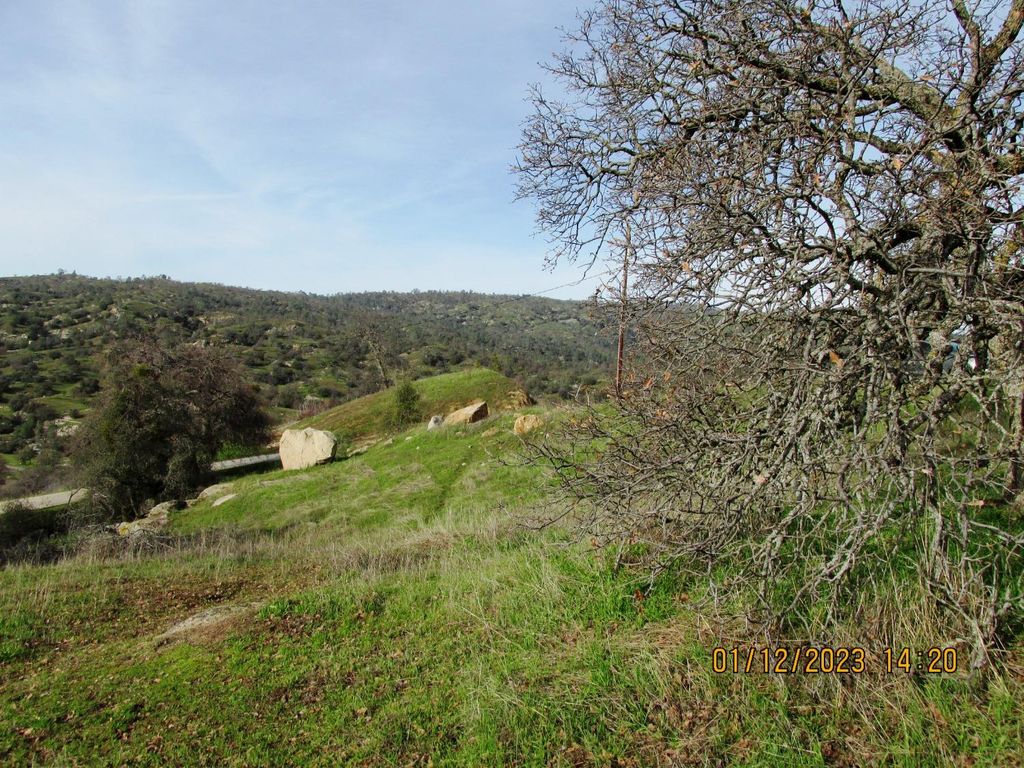 Image 21 of property listing at 39854 Lilley Mountain Drive, Coarsegold, CA 93614
