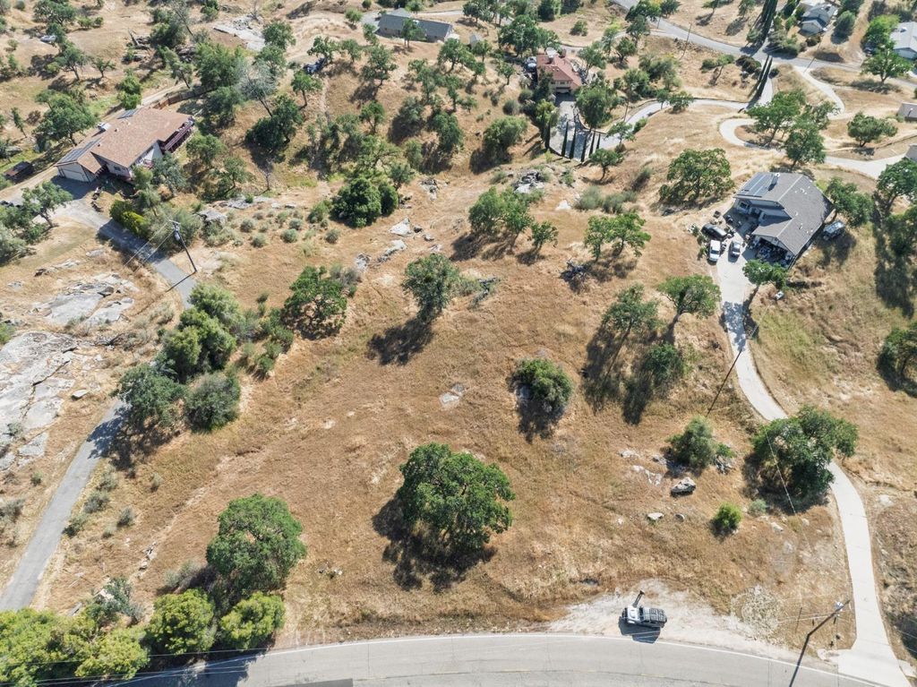 Image 33 of property listing at 39854 Lilley Mountain Drive, Coarsegold, CA 93614