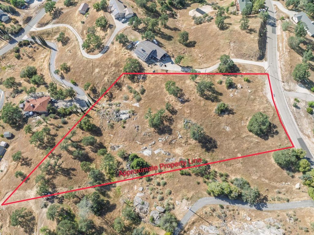 Image 40 of property listing at 39854 Lilley Mountain Drive, Coarsegold, CA 93614