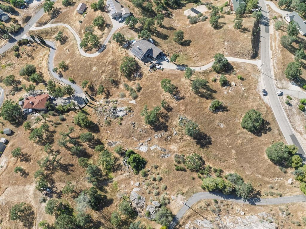 Image 41 of property listing at 39854 Lilley Mountain Drive, Coarsegold, CA 93614