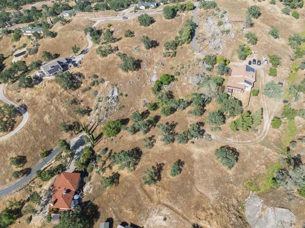 Image 42 of property listing at 39854 Lilley Mountain Drive, Coarsegold, CA 93614