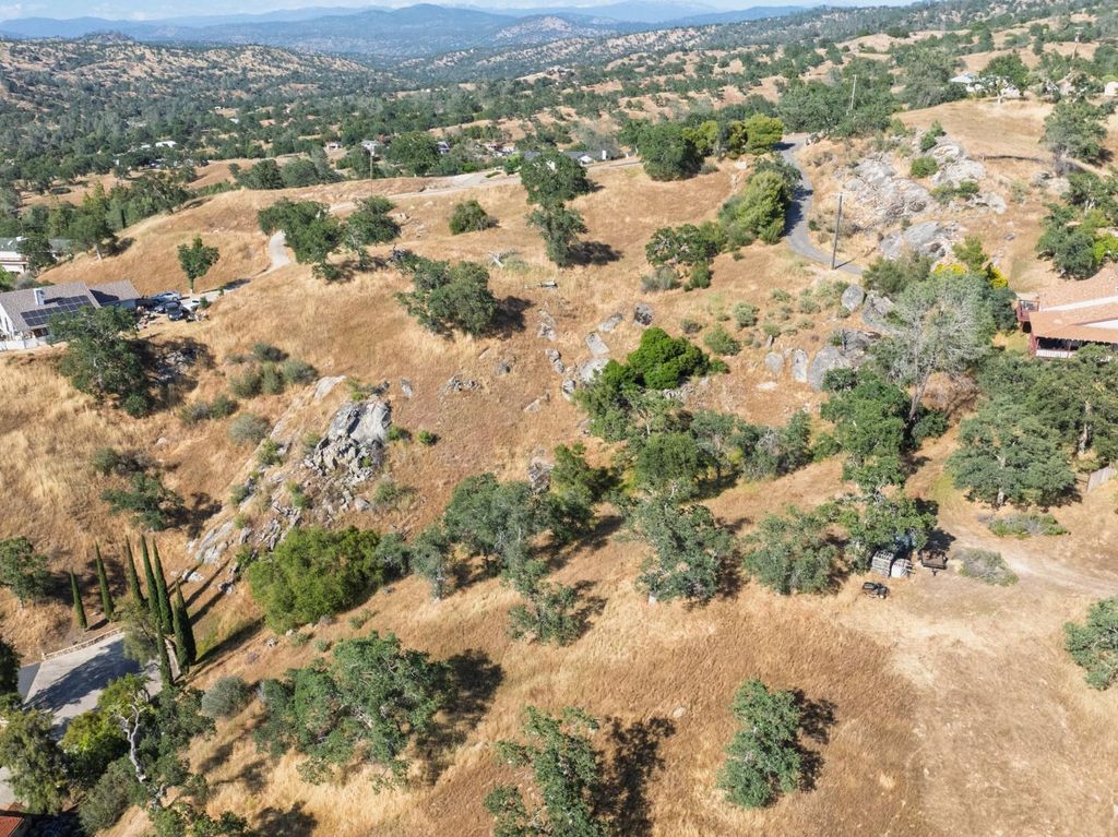 Image 43 of property listing at 39854 Lilley Mountain Drive, Coarsegold, CA 93614