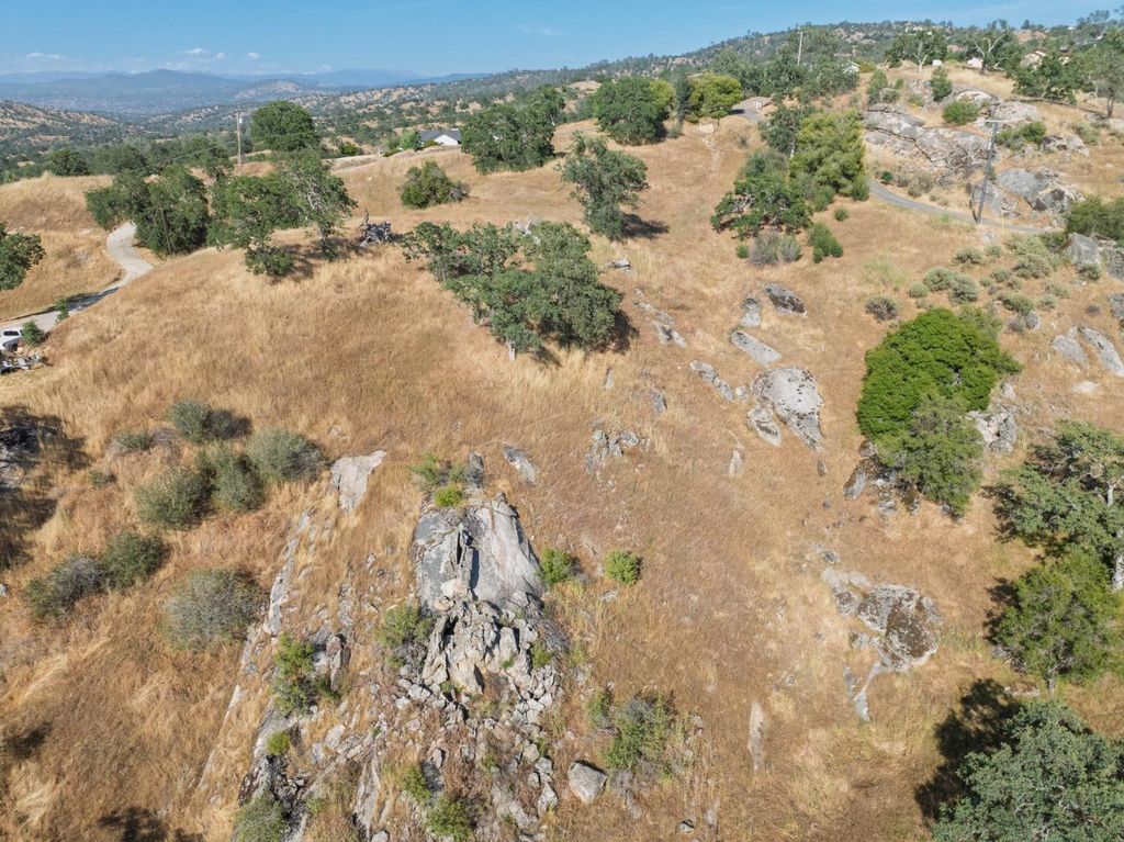 Image 44 of property listing at 39854 Lilley Mountain Drive, Coarsegold, CA 93614
