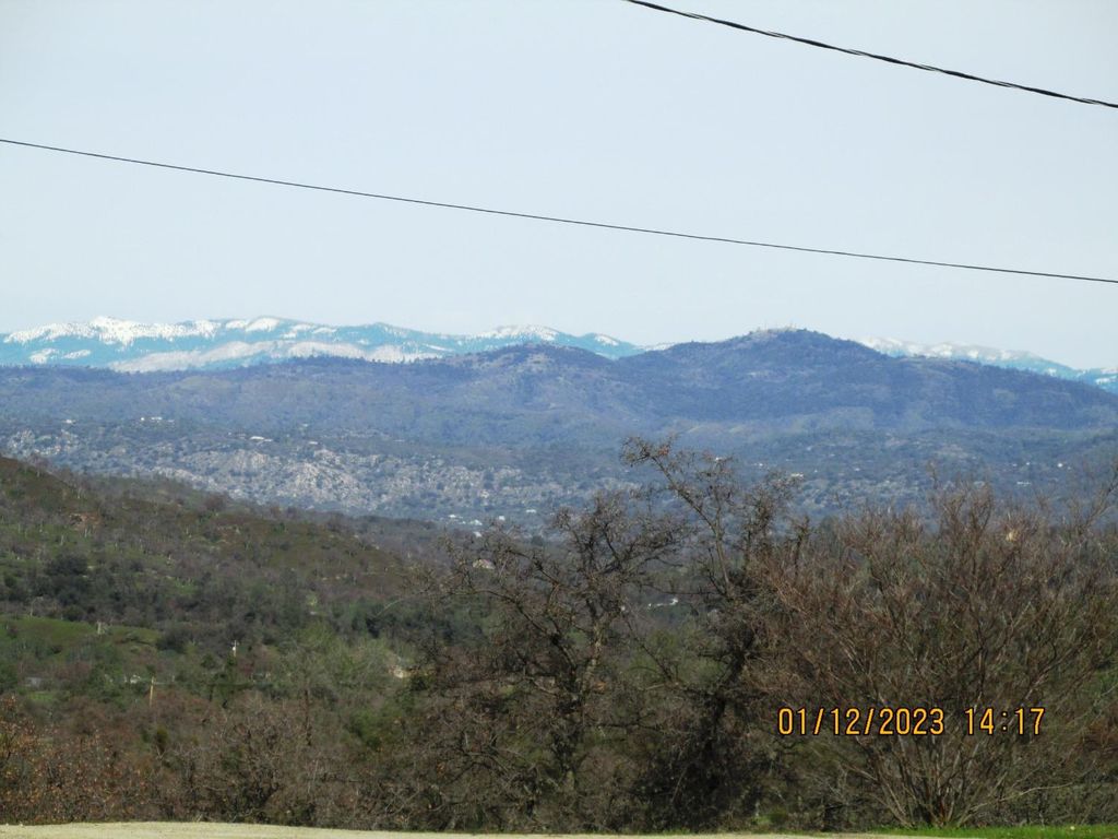 Image 7 of property listing at 39854 Lilley Mountain Drive, Coarsegold, CA 93614