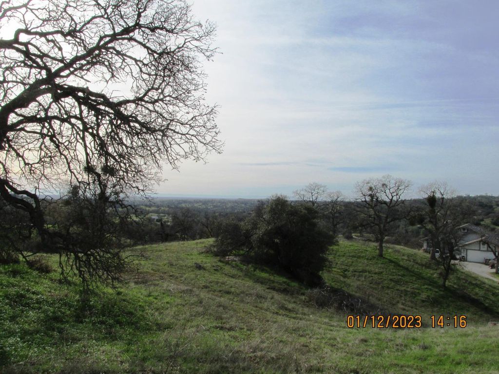 Image 8 of property listing at 39854 Lilley Mountain Drive, Coarsegold, CA 93614