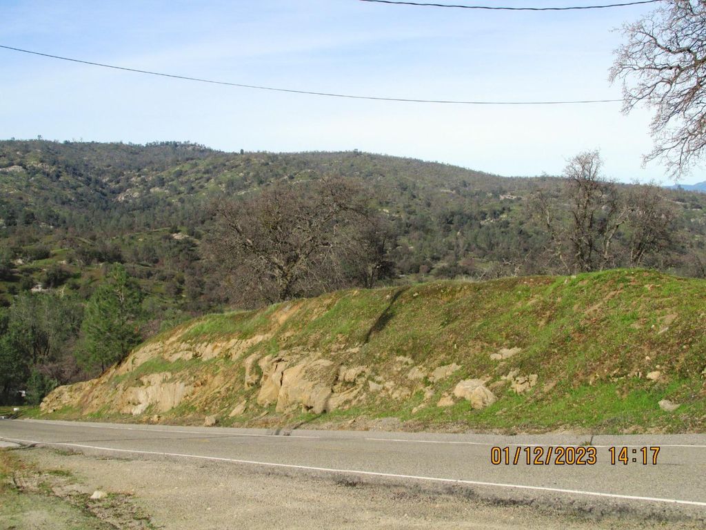 Image 9 of property listing at 39854 Lilley Mountain Drive, Coarsegold, CA 93614