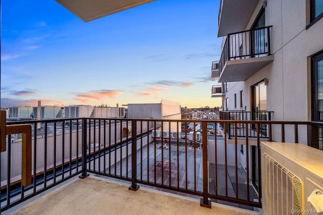 150-02 Northern Blvd 4J, Flushing, NY 11354