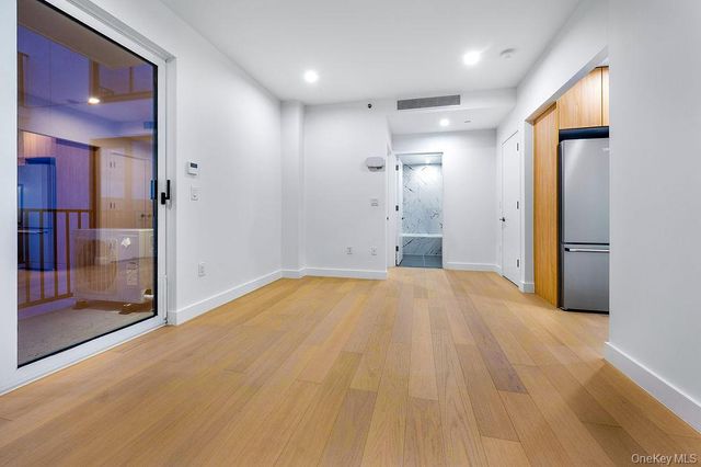 150-02 Northern Blvd 4J, Flushing, NY 11354