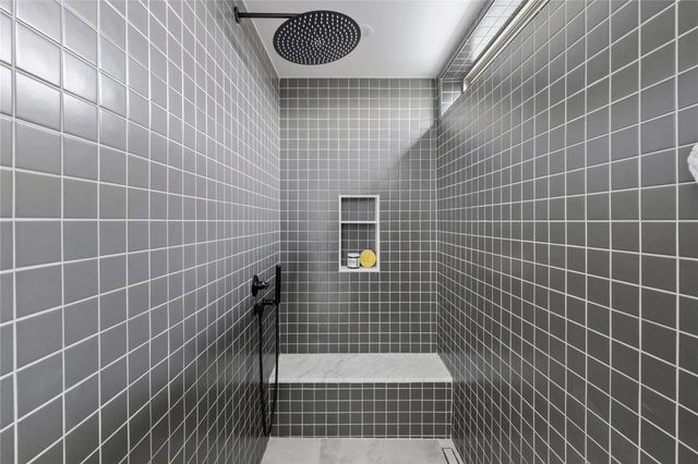 700 Denson DR 2102, Austin, TX 78752