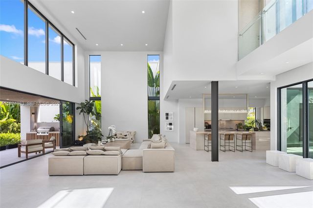 773 NE 77th Ter, Miami, FL 33138