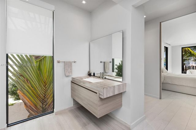 773 NE 77th Ter, Miami, FL 33138