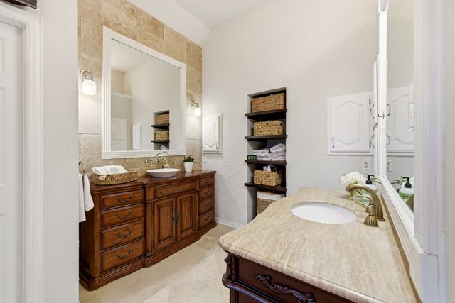5500 Sycamore Drive, Colleyville, TX 76034