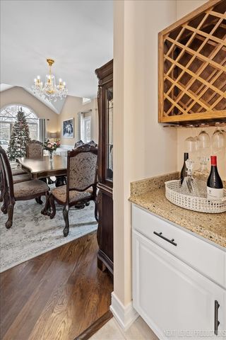 970 Waterside Court, Aurora, IL 60502