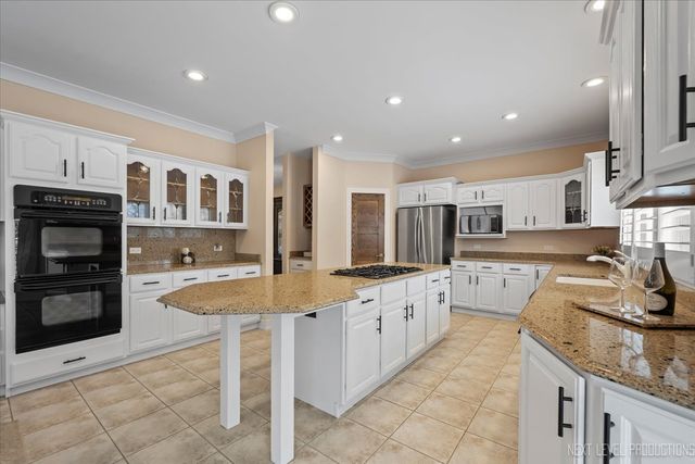 970 Waterside Court, Aurora, IL 60502