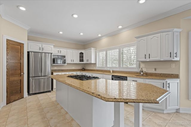 970 Waterside Court, Aurora, IL 60502