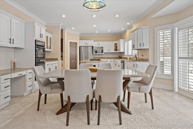 970 Waterside Court, Aurora, IL 60502