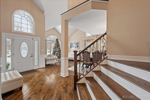 970 Waterside Court, Aurora, IL 60502