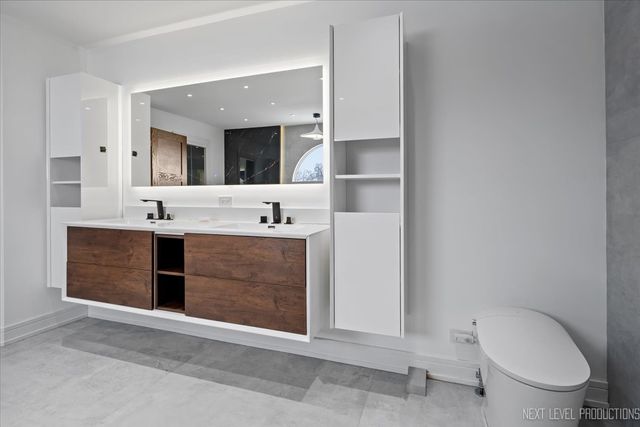 970 Waterside Court, Aurora, IL 60502