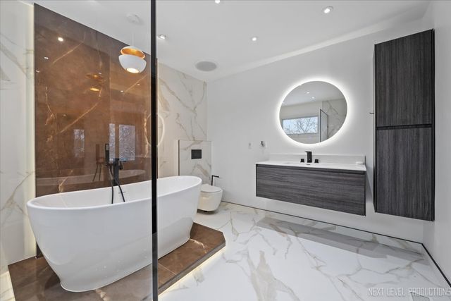 970 Waterside Court, Aurora, IL 60502