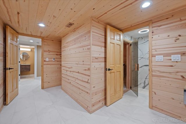 970 Waterside Court, Aurora, IL 60502